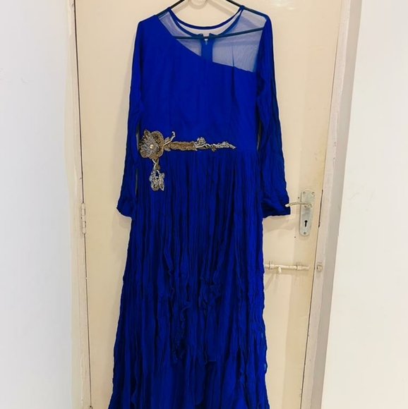 Blue very beautiful gown - Picture 3 of 12